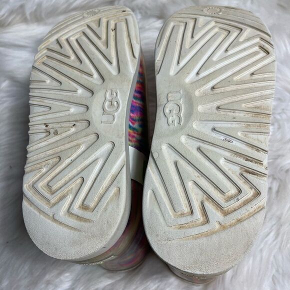 UGG Big Kids Classic Clear Mini Pixelate Boot Multi marble Color Boot girl SZ4.5 - Picture 8 of 9
